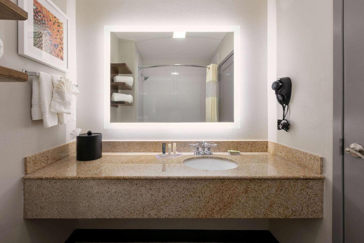 Hotel Wingate By Wyndham - Dfw North Irving Zewnętrze zdjęcie